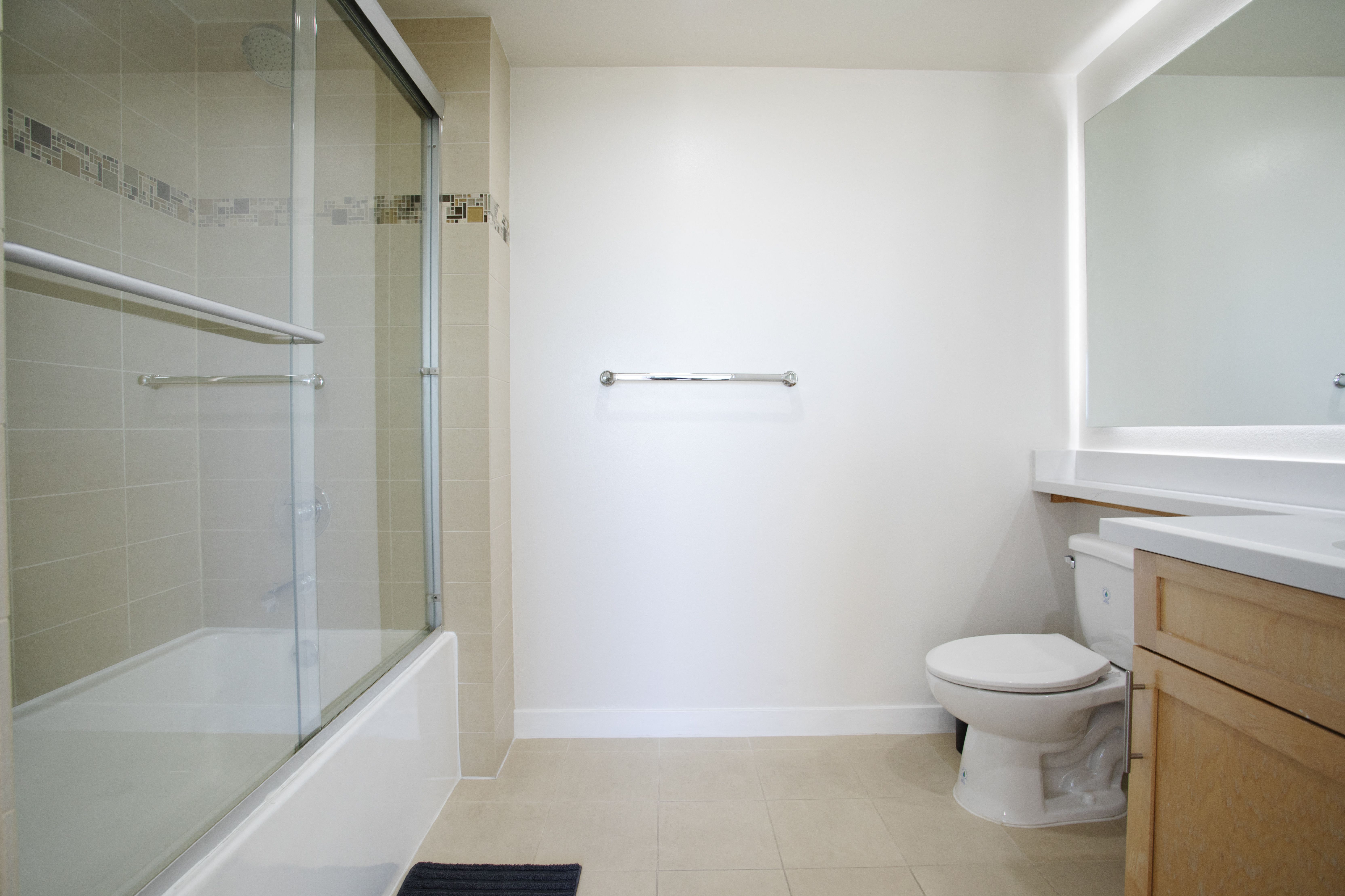 West-Los-Angeles-Apartments-NMS-1759-Beloit-3Loft-Bath2